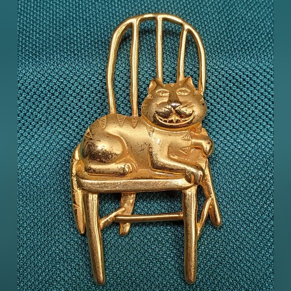 Jonette Jewelry Smiling Cheshire Cat Vintage Gold Tone Pin - Picture 1 of 11